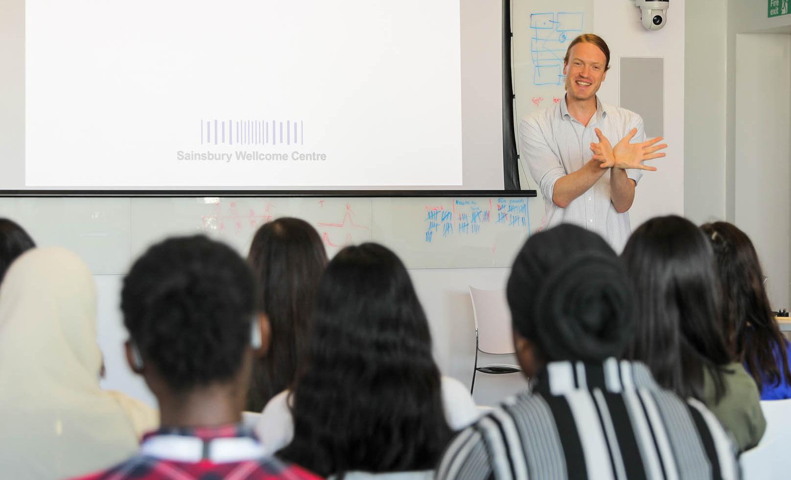 Ed Bracey talk to students