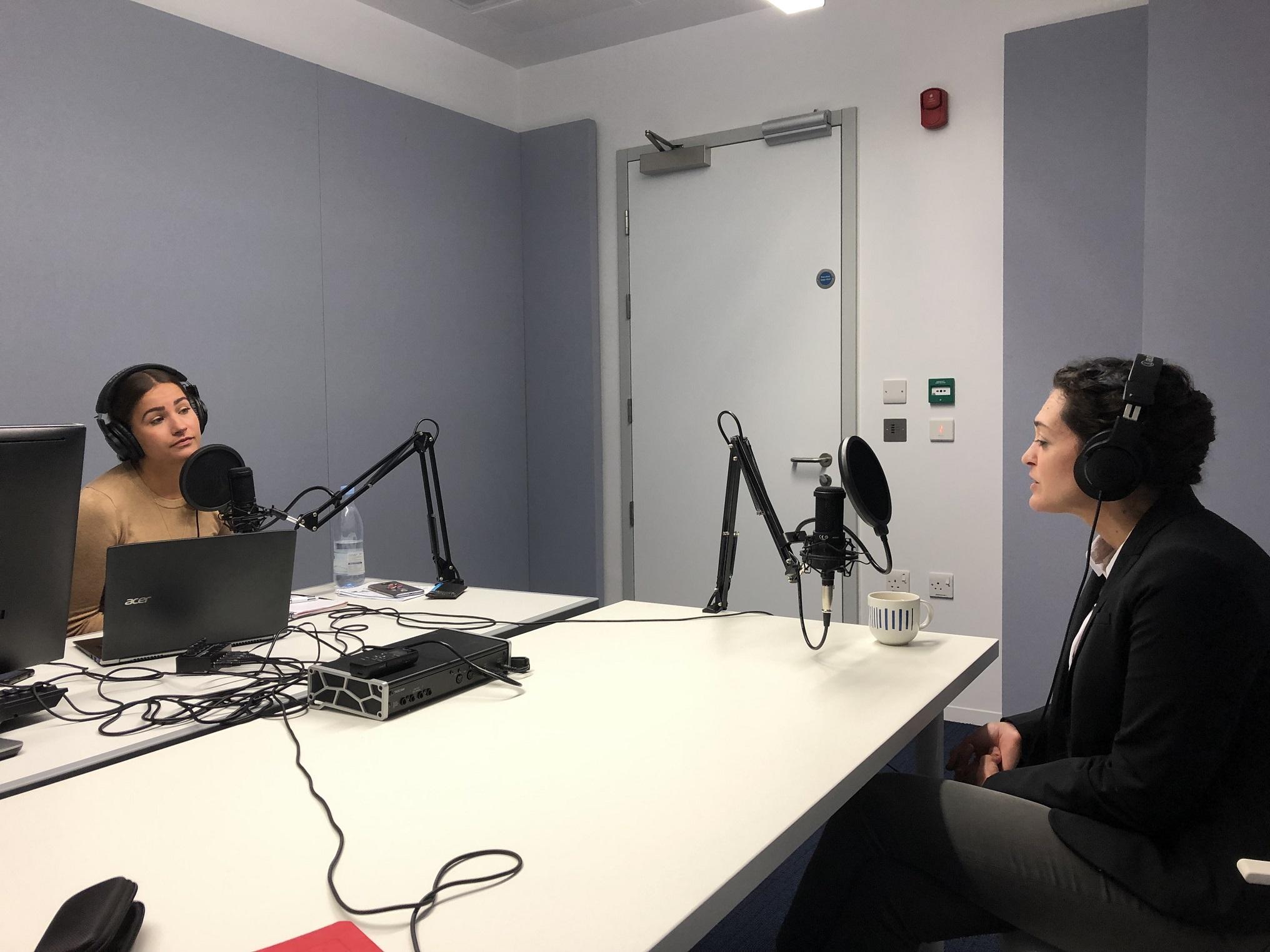 Sarah Olesen interviews Jess Cardin for BrainTalk
