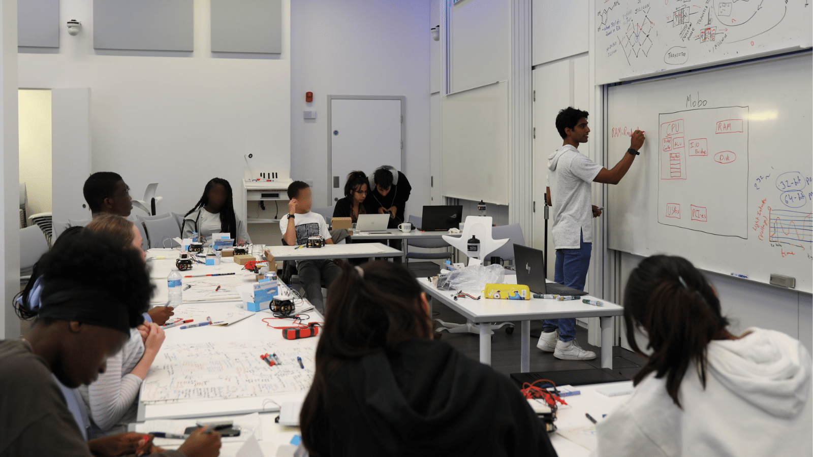 Jai Bhagat in SWC lecture teaching Neuronauts summer school students