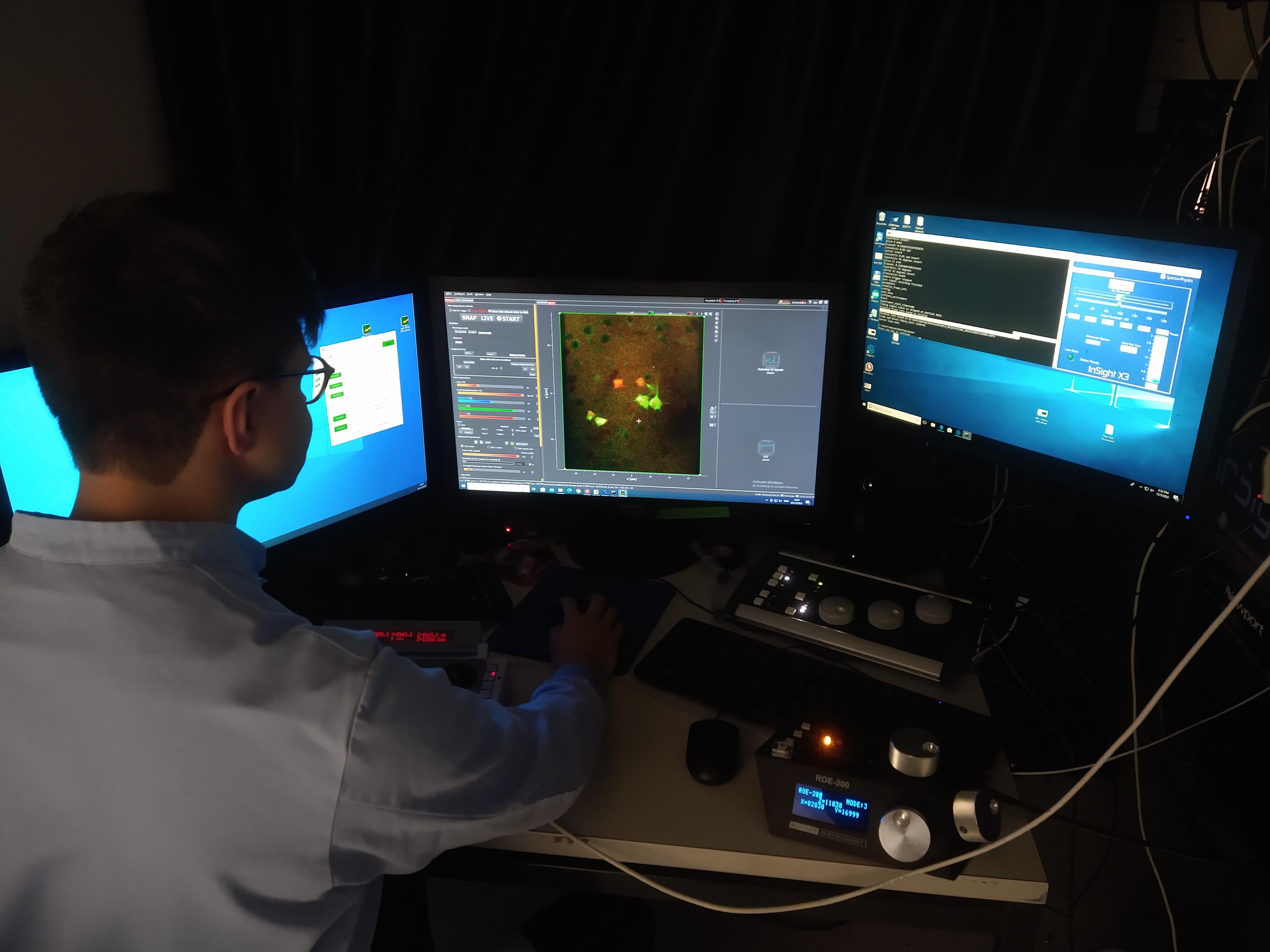 Alex Fratzl, previous PhD student at SWC, in his new role as postdoctoral researcher in Botond Roska's lab