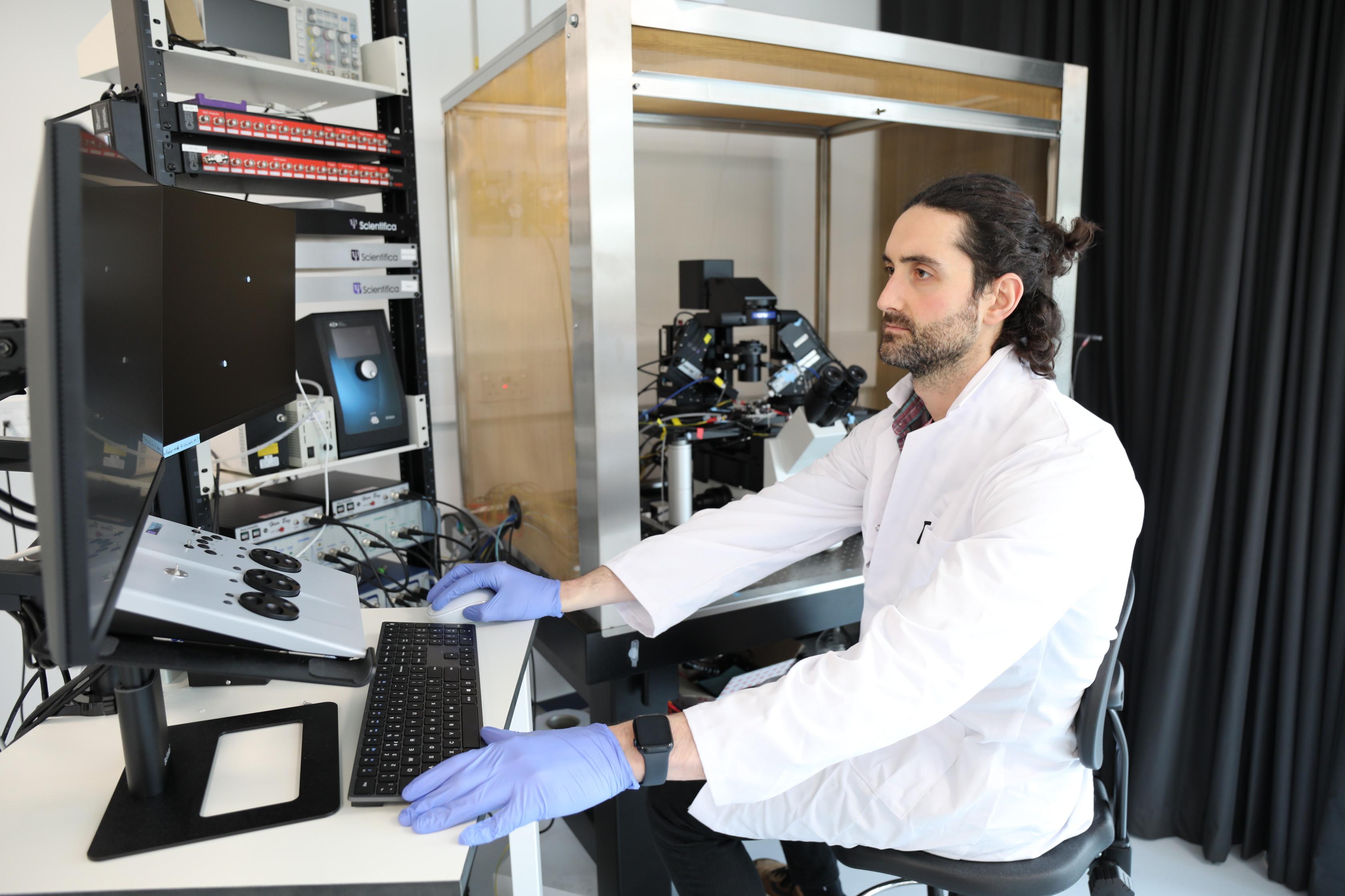 Calvin Sania microscope