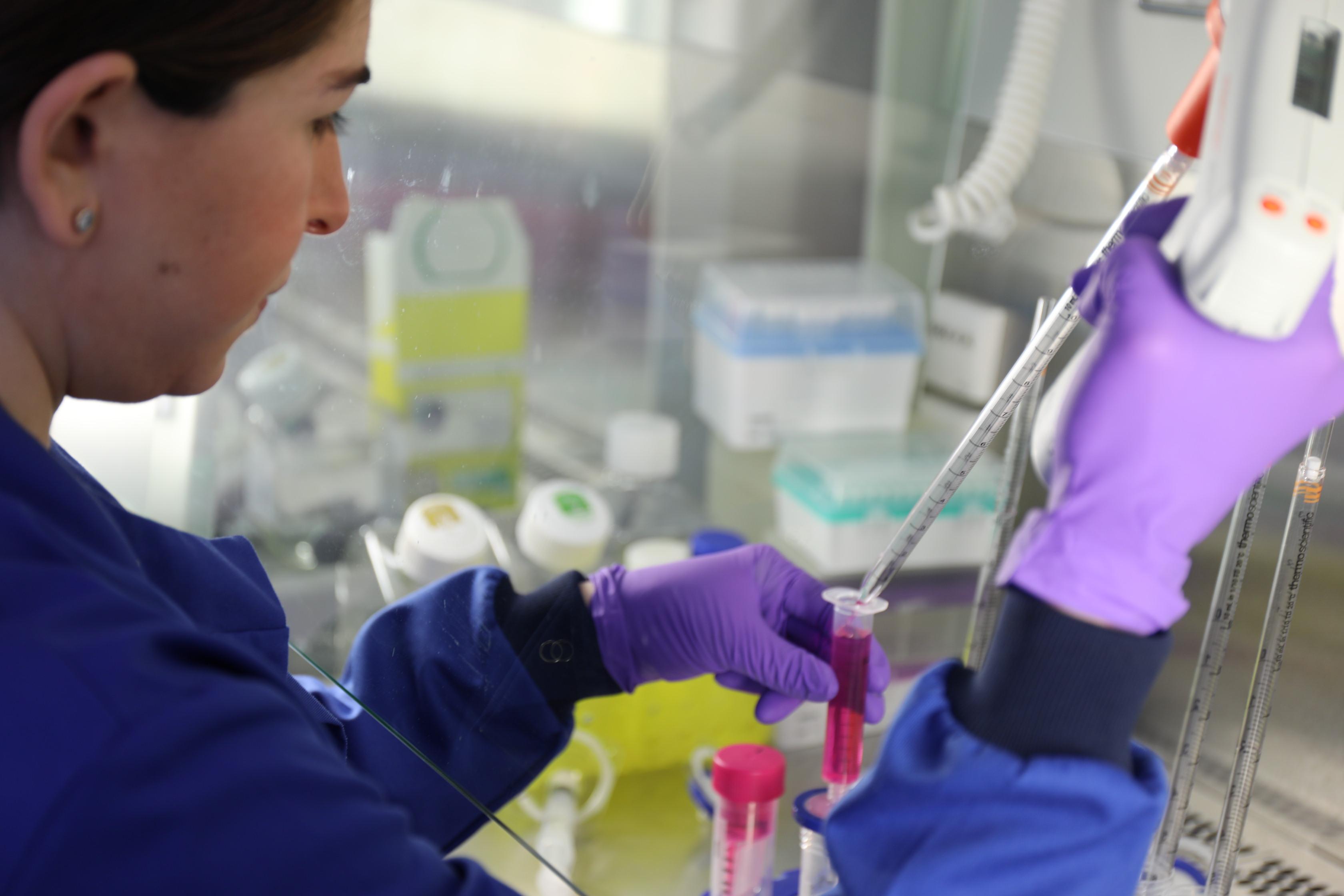 Yiota Sania pipetting