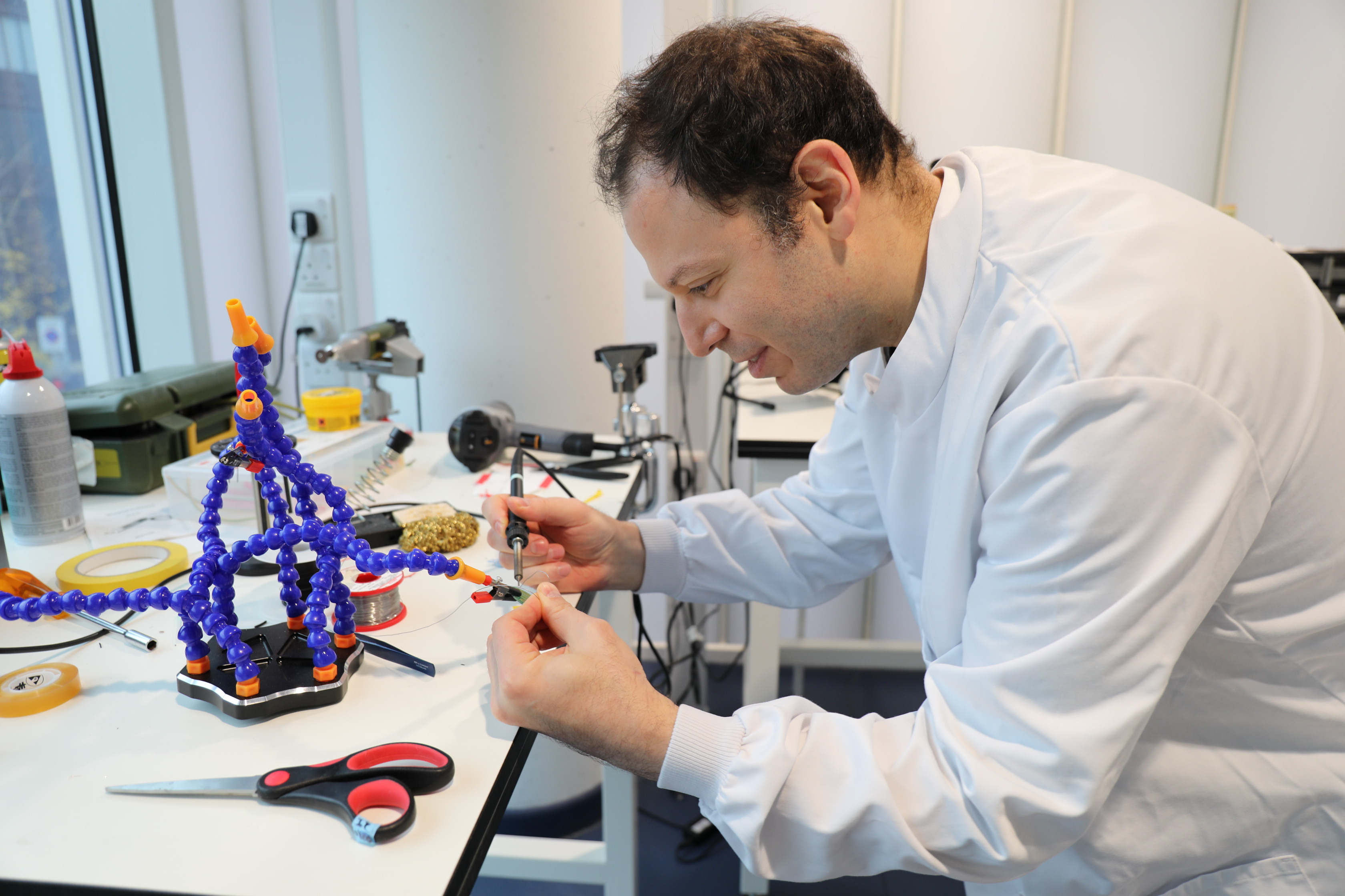 Jeff Erlich in lab